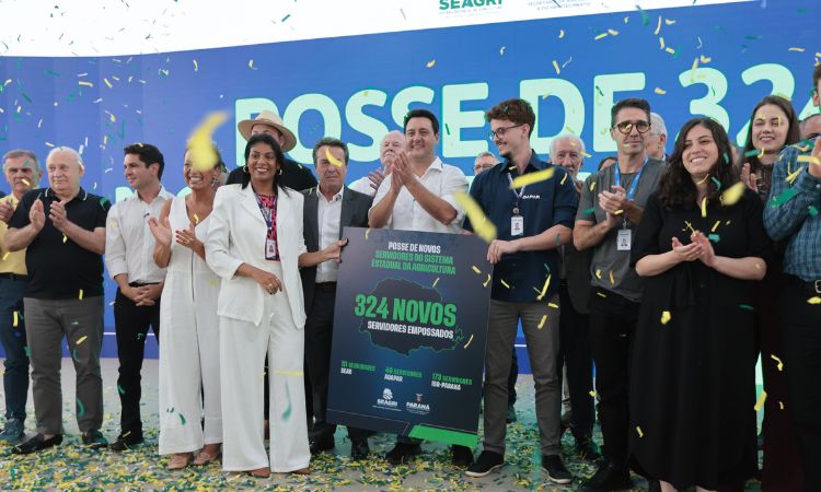 GOVERNO DO PARANÁ FORTALECE AGRICULTURA COM 324 NOVOS SERVIDORES E ENTREGA DE 250 VEÍCULOS