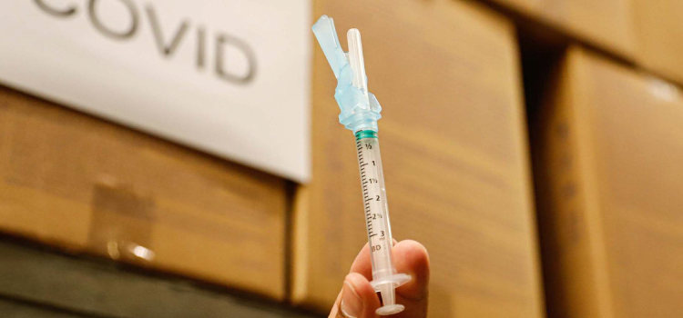 Governo investe R$ 700 mil em vacina contra a Covid-19 desenvolvida pela UFPR