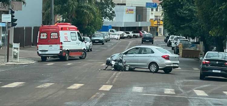 GUARANIAÇU: Acidente entre Moto e Veículo é registrado no centro da cidade.