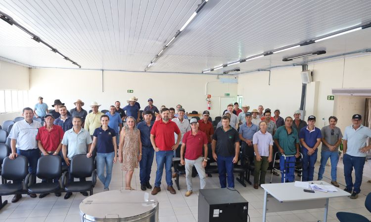 GUARANIAÇU: Agricultores familiares recebem equipamentos para fortalecer a produção local