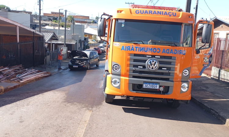 GUARANIAÇU: Defesa Civil é acionada para combater incêndio em veículo