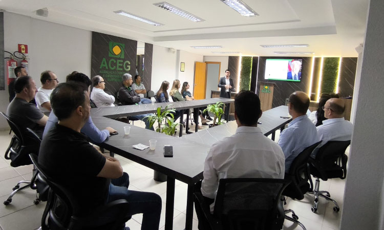 GUARANIAÇU: Evento discute tendências do mercado financeiro e investimentos.