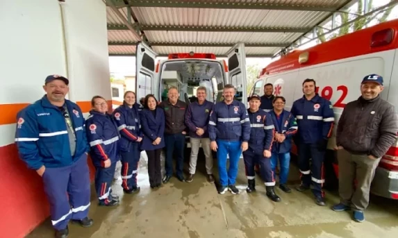 Guaraniaçu fortalece estrutura do SAMU com entrega de nova ambulância
