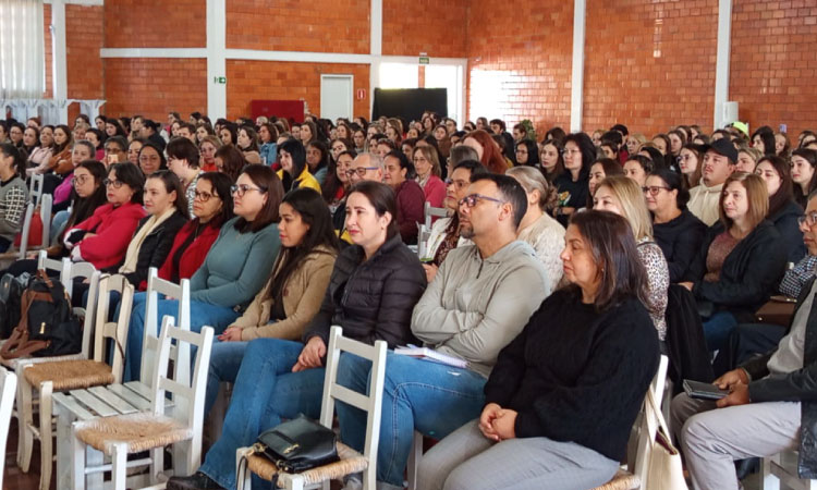 GUARANIAÇU: Professores da rede municipal e estadual de ensino realizam jornada de formação.