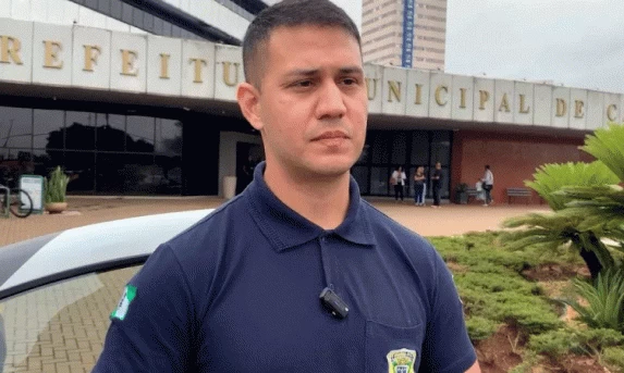 Guarda detém homem armado com faca na Prefeitura de Cascavel; prefeito estava no gabinete.