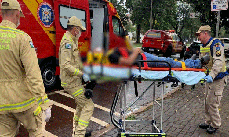 Homens são esfaqueados em briga na Avenida Brasil