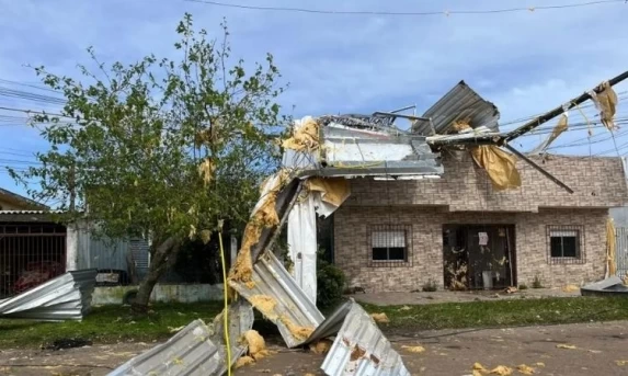 Temporais atingem milhares de casas em Santa Catarina e no Rio Grande do Sul