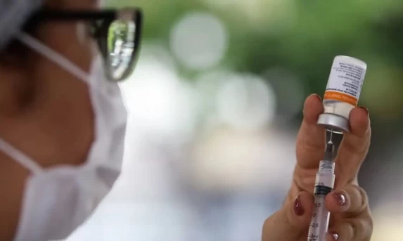 https://agenciabrasil.ebc.com.br/saude/noticia/2026-07/vacinas-contra-covid-19-serao-atualizadas-contra-novas-variantes