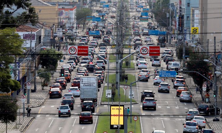 https://www.parana.pr.gov.br/aen/Noticia/IPVA-mais-barato-reduz-inadimplencia-no-primeiro-semestre-de-2026