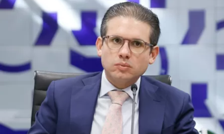 Hugo Motta Encaminha PEC do Fim da Escala 6x1 para a CCJ na Câmara