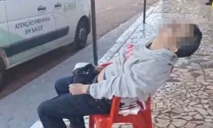 IBEMA: Homem morre sentado em cadeira de bar, moradora registra momento.