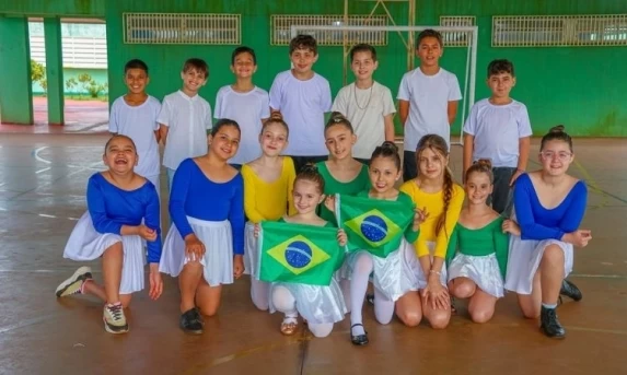 IBEMA: O Colégio Octávio Simioni realizou uma apresentação especial em homenagem ao 7 de Setembro – Dia da Independência do Brasil. 