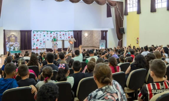 Ibema: Teatro Cantos e Encantos encanta crianças da Rede Municipal de Ensino