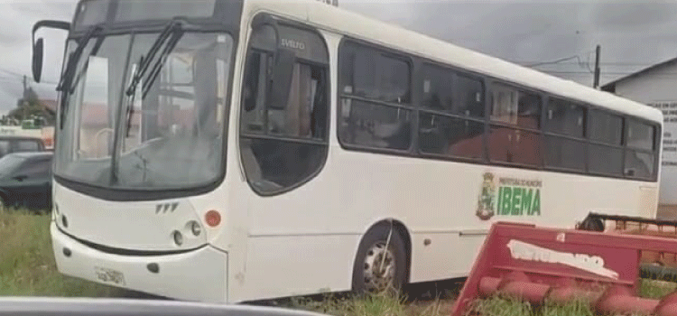 IBEMA: Vereador denuncia falta de manutenção em ônibus da frota do município.