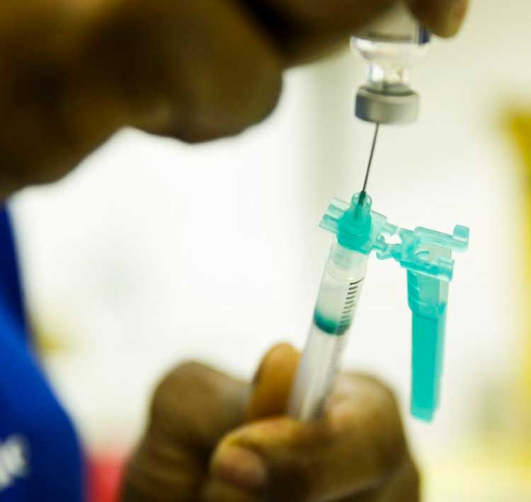 IMUNIZAÇÃO: Baixa adesão vacinal para poliomielite no país preocupa especialistas.