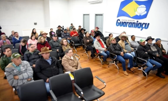 INCRA entrega títulos de domínio a famílias da Colônia São João do Sul, em Guaraniaçu