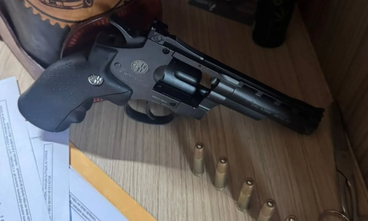 Influencer com 15 Mil Seguidores é Alvo de Operação Policial Após Ameaçar Prefeito e Família no Paraná