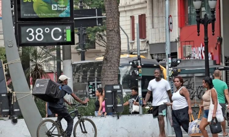 Inmet alerta para onda de calor em oito estados, incluindo o Paraná