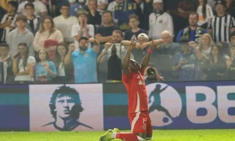 Inter bate o Santos com festa colombiana e vence a primeira fora de casa no Brasileirão.