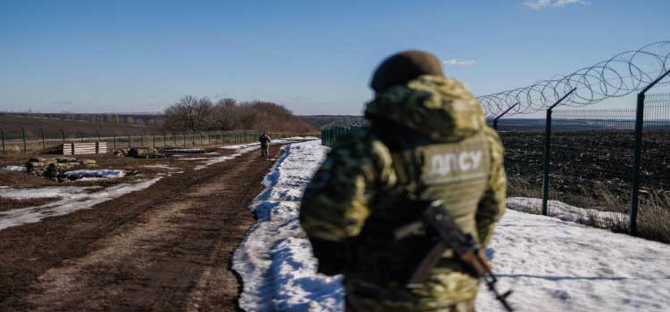 INTERNACIONAL: Exército russo confirma início de bombardeios na Ucrânia