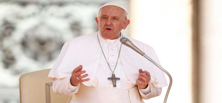 INTERNACIONAL: Papa nega plano de renunciar em breve.