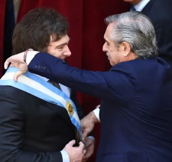 Javier Milei toma posse como novo presidente da Argentina.
