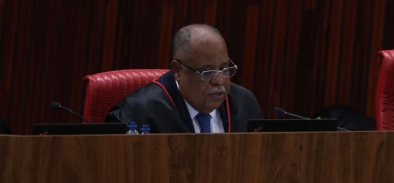 JUSTIÇA: Relator no TSE vota pela inelegibilidade de Bolsonaro.