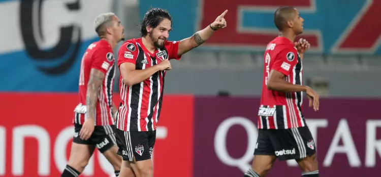 Libertadores: São Paulo vence fácil e Flamengo vira na Argentina