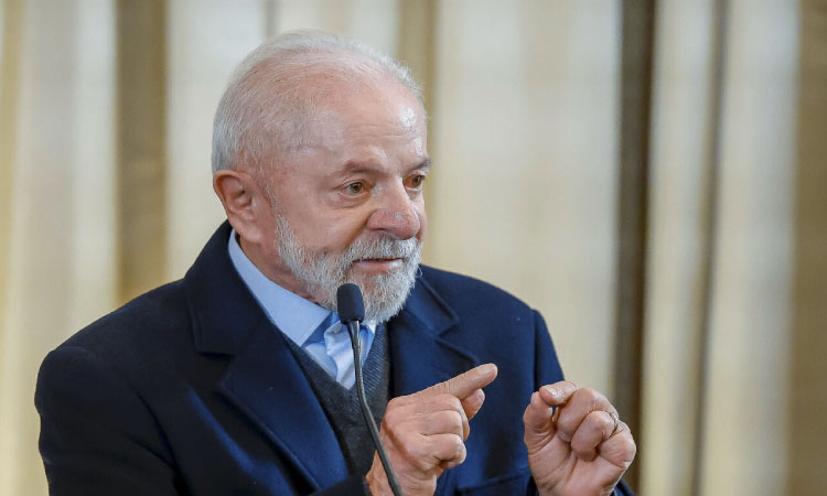 Lula volta a ser vaiado em evento com prefeitos em Brasília.