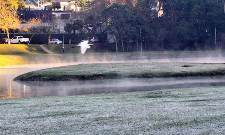 Massa de ar frio avança sobre o Paraná e derruba temperaturas após fim de semana chuvoso