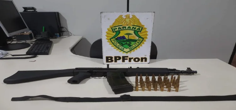 MEDIANEIRA: BPFron apreende fuzil preso ao corpo de mulher durante abordagem a ônibus