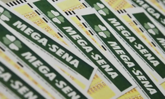 Mega-Sena acumula e prêmio chega a R$ 165 milhões; confira os números sorteados