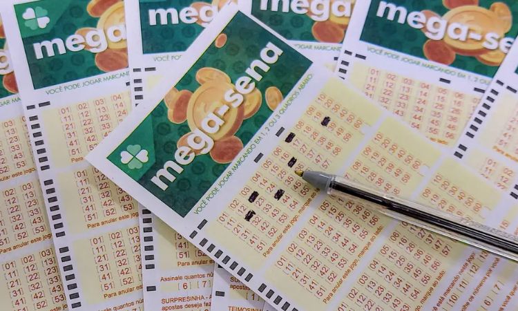 MEGA-SENA ACUMULA E PRÊMIO PRINCIPAL VAI A R$ 12 MILHÕES PARA PRÓXIMO SORTEIO