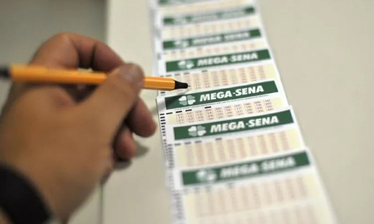 Mega-Sena acumula e prêmio sobe para R$ 33 milhões; confira as dezenas.