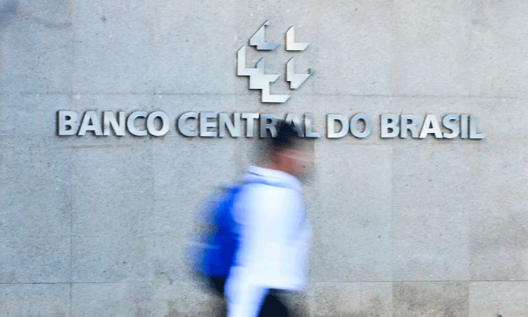 Mercado financeiro projeta inflação de 5% em 2025