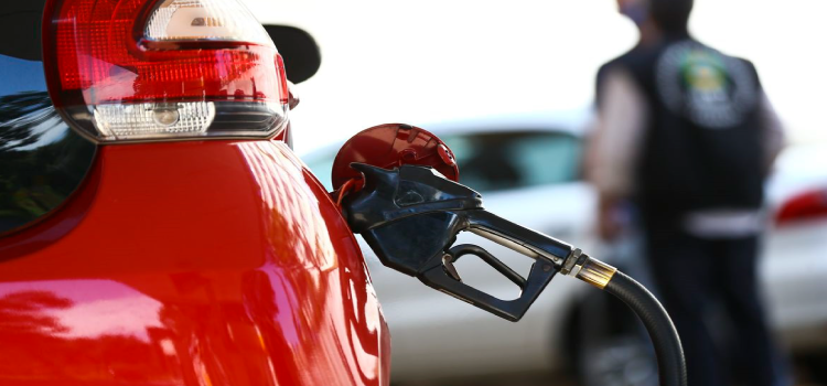 MJ pede explicações a postos sobre aumento de preços da gasolina.