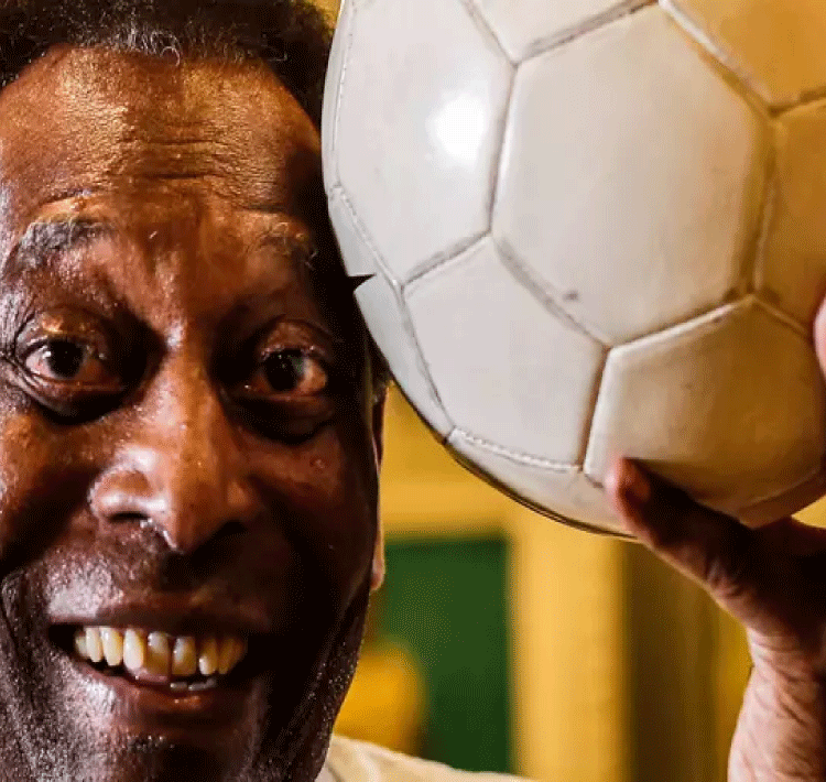 Morre Pelé, o Rei do Futebol, aos 82 anos.
