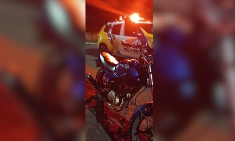 Motocicleta com licenciamento vencido há 10 anos é apreendida em Quedas do Iguaçu