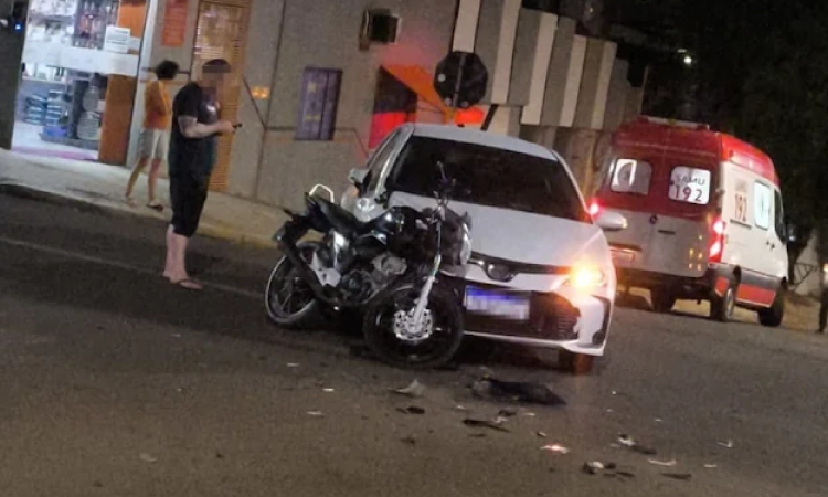 Motociclista fica ferido após colisão no centro de Cascavel