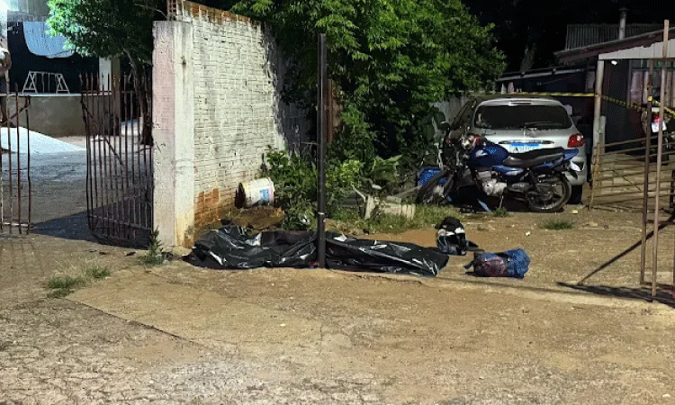 Motociclista morre ao colidir contra portão e veículo no bairro Neva, em Cascavel