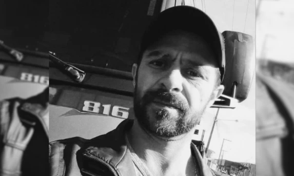 Motorista morre no hospital após grave tombamento de caminhão na BR-277, em Candói