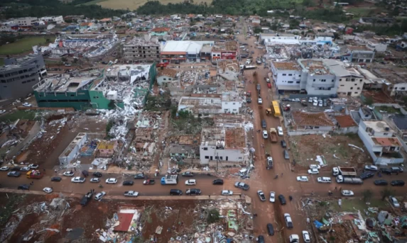 MUDANÇAS CLIMÁTICAS E O TORNADO NO PARANÁ: Há Relação? Entenda a Ciência