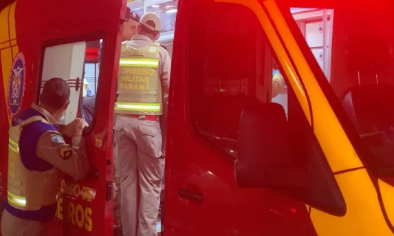 Mulher é esfaqueada pelo ex-companheiro e fica gravemente ferida no bairro Brasmadeira em Cascavel