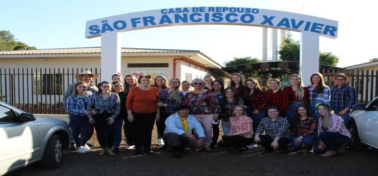 No Dia do Cooperativismo, Sicredi realiza ação beneficente na Casa de Repouso São Francisco Xavier.