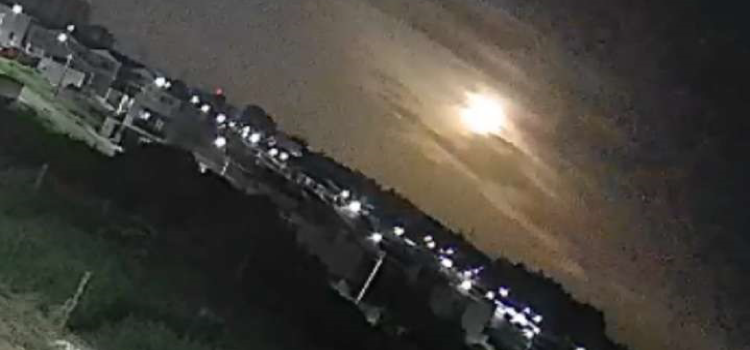 Novas imagens mostram meteoro passando sobre o Paraná e iluminando os céus; veja