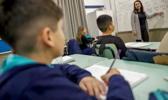 Olimpíada de matemática das escolas públicas aplica prova nesta terça