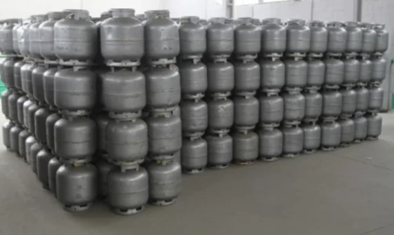 Operação da Polícia Federal e ANP fiscaliza revendas de gás de cozinha em Maringá e Araucária