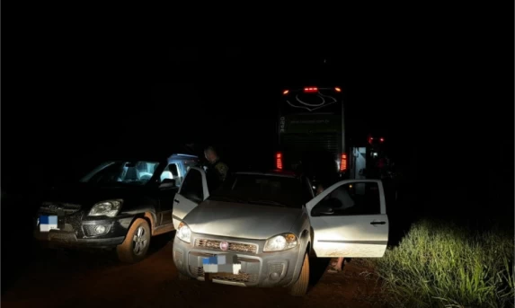 PARANÁ: Dois ônibus de transporte de passageiros são assaltados na Br 369 em Mamborê..
