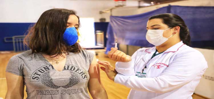 PARANÁ: Estado ultrapassa 80% da população adulta completamente vacinada contra a Covid-19