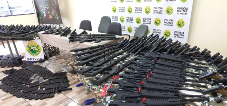 PARANÁ: Polícia Rodoviária Estadual faz apreensão histórica e tira de circulação mais de 160 armas de fogo.